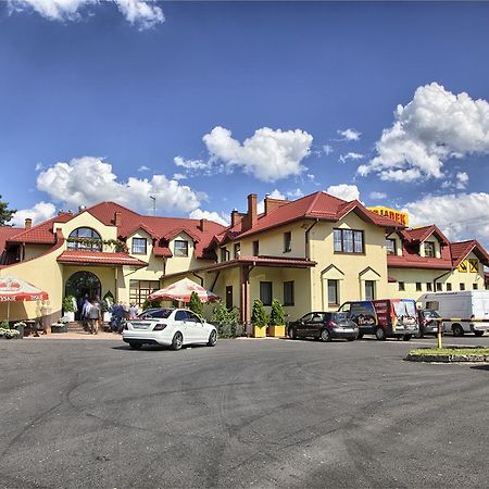 Zajazd Podjadek Osjakow Exterior photo